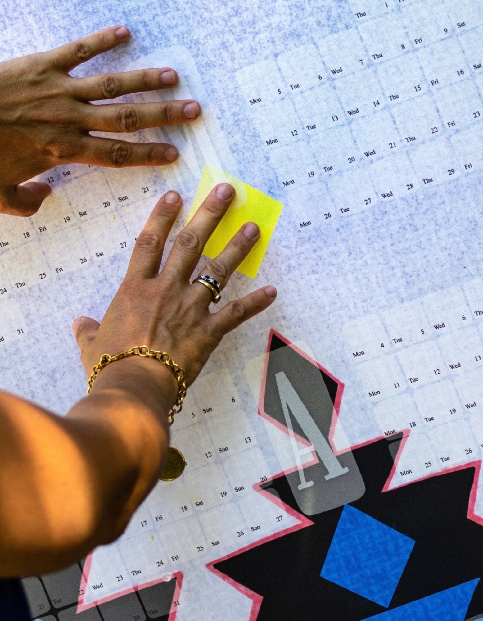 Design Wandkalender 2025 // Kilim Big Mountain blau grau - Kilim